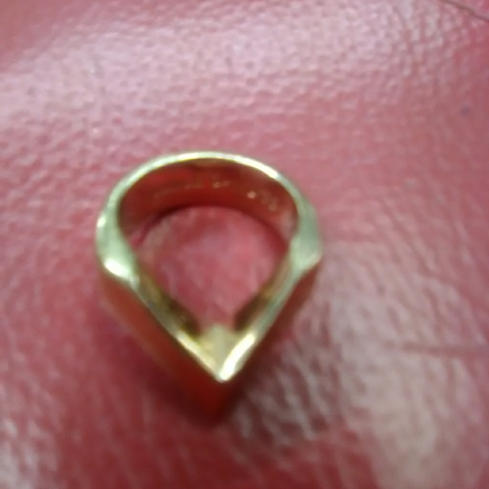 Signed Vincent Camoto ring size 6